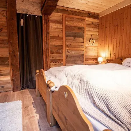 Bella Vouarda. Cosy Traditional Alpine Ayer