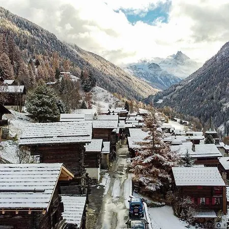 Bella Vouarda. Cosy Traditional Alpine Chalet
